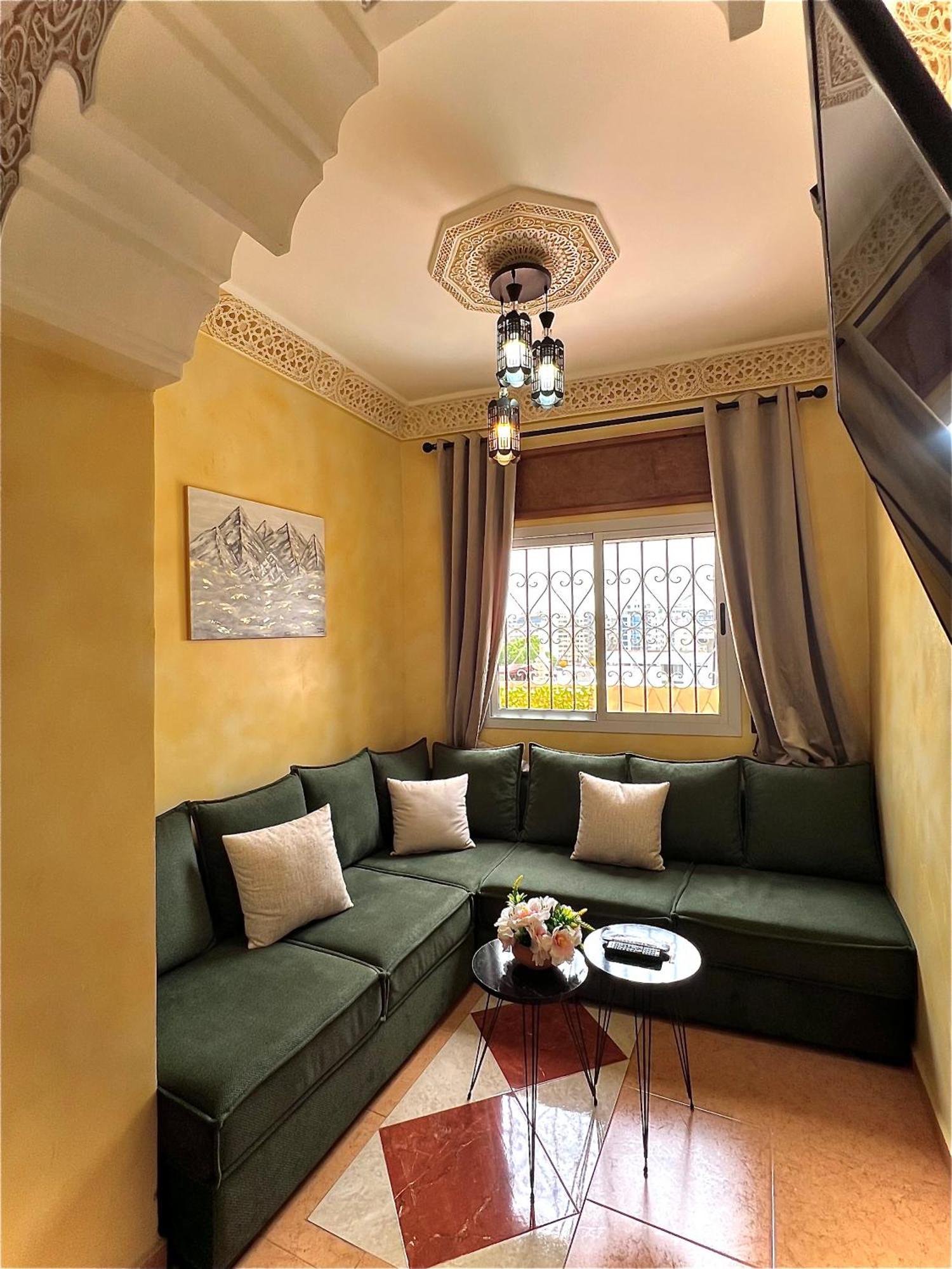 Center Panoramic View Terrace N21 *
